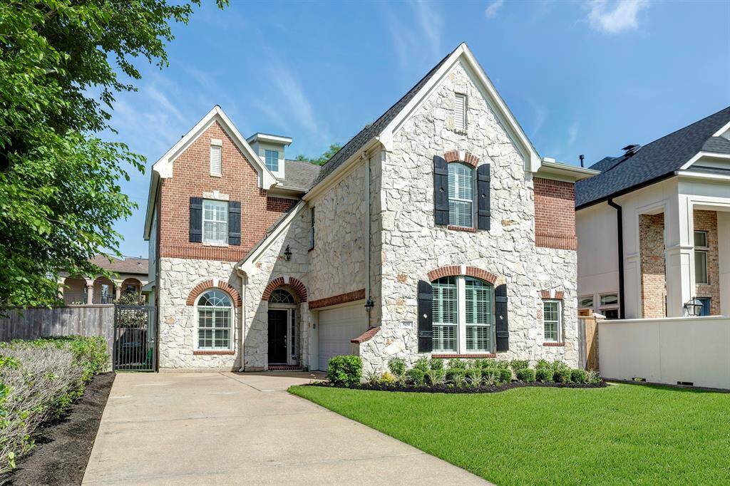 5450 Lampasas, this home has the ultimate functional floorplan in a great location with a large yard
