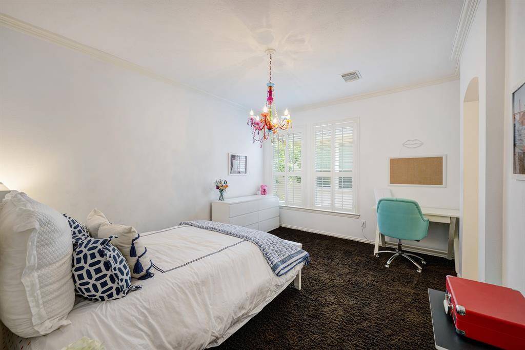 Secondary bedroom with Jack-and-Jill bath