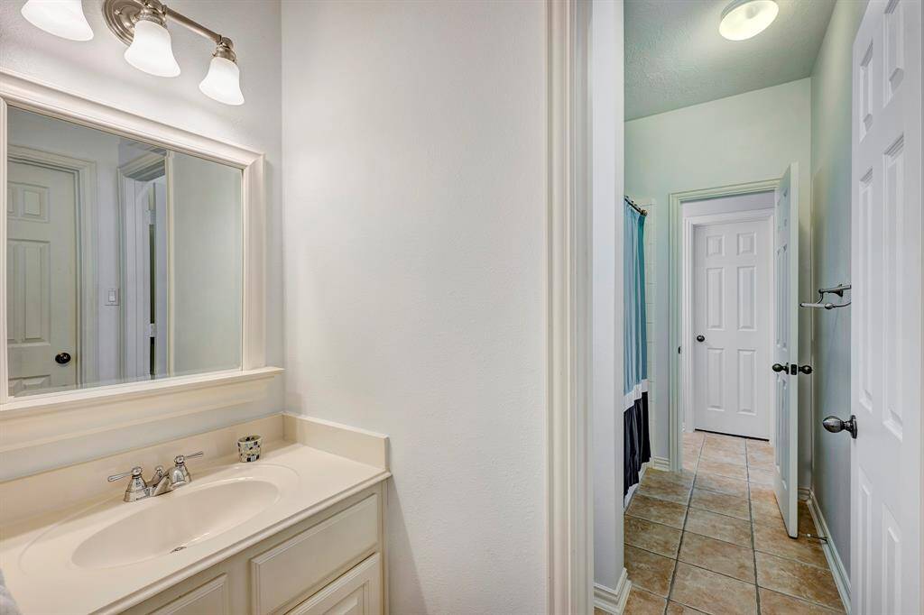 Secondary bath with separate vanity