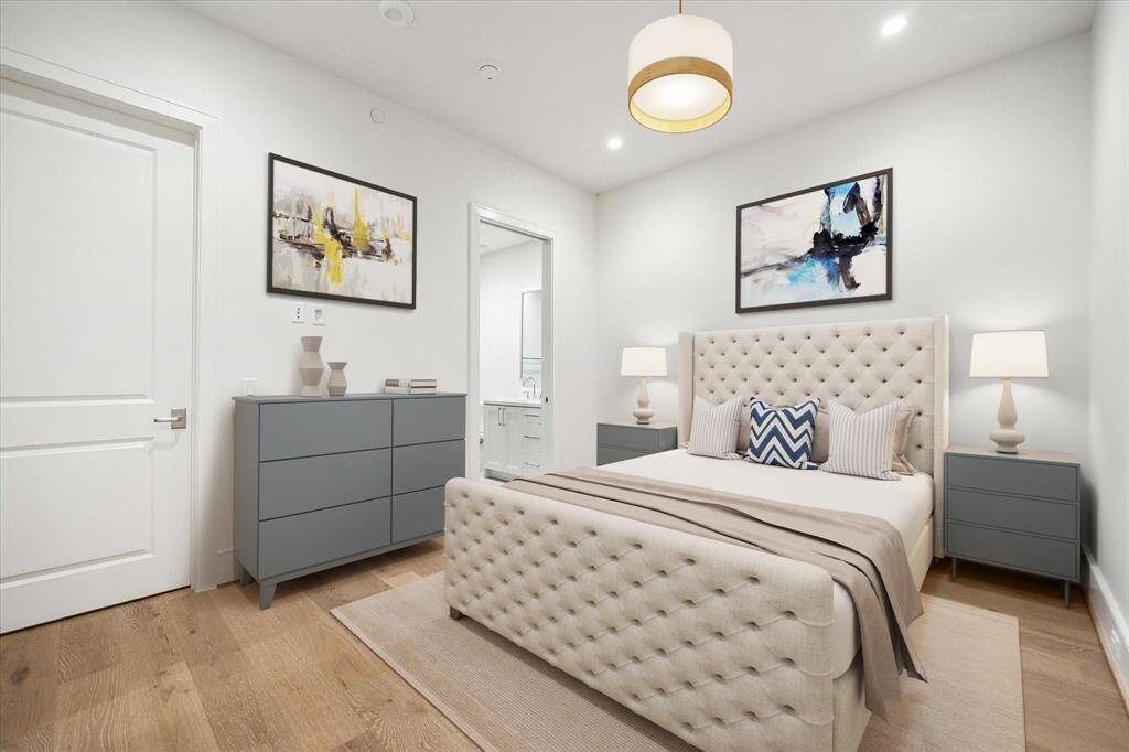 Retreat to the fifth-floor resident lounge, where multiple comfortable seating and dining areas open to the spectacular pool deck.