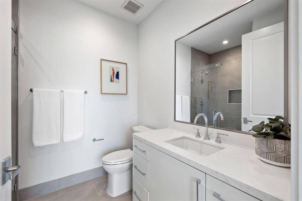 Second En-suite guest bathroom