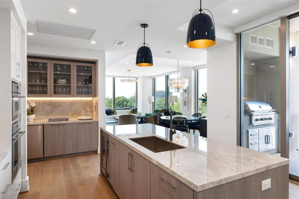 Alternate kitchen view with option for a built-in bar and cabinetry