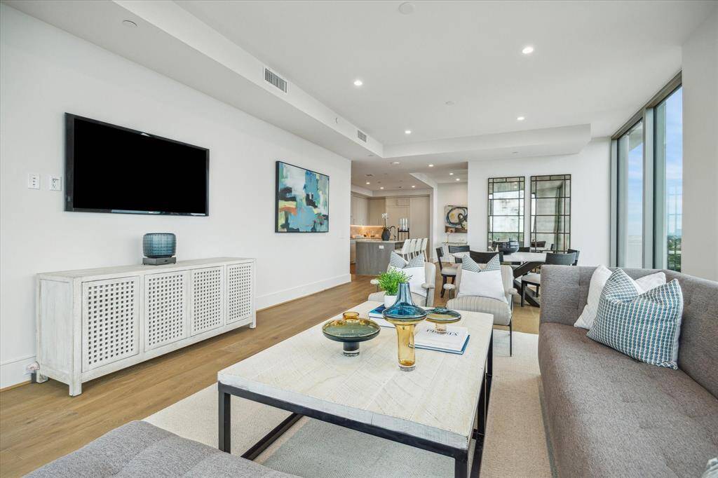 Alternate view of the living area