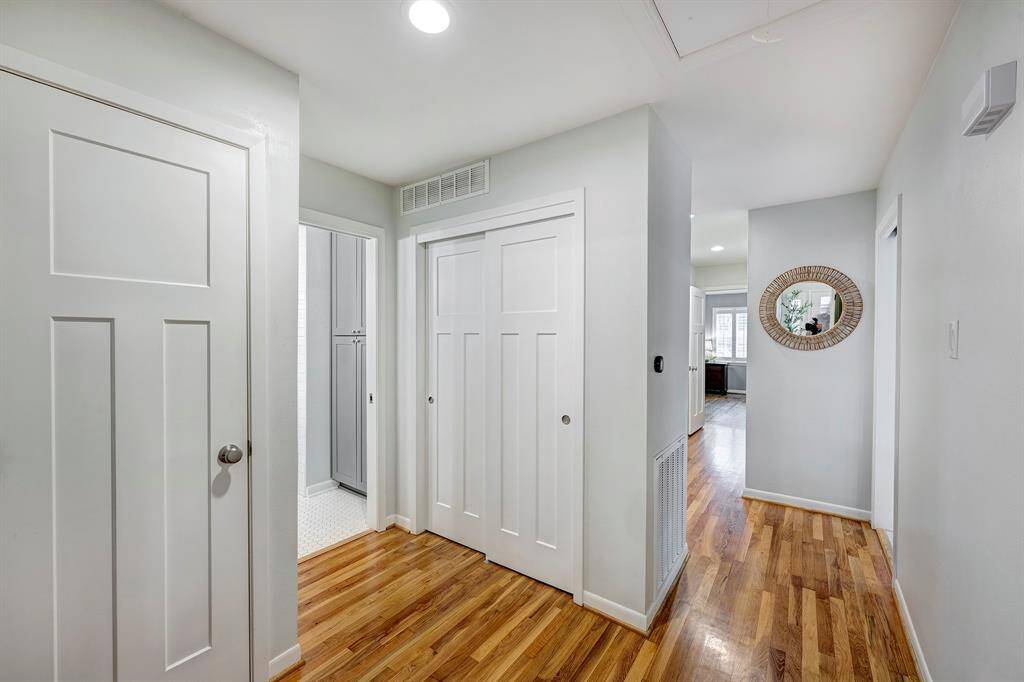 Two closets for extra storage