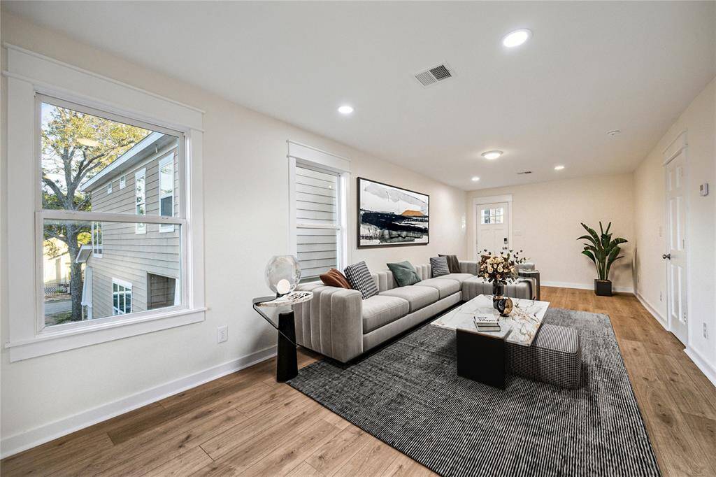 (Virtually staged) Apartment living room