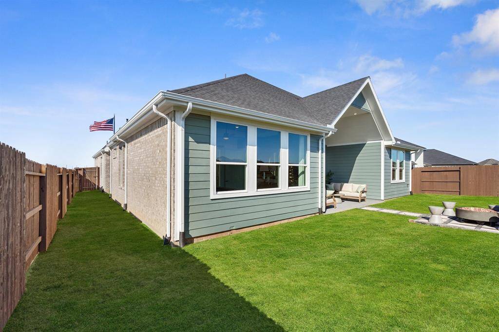 Photos are REPRESENTATIVE of the home /floor plan and are NOT of the actual home.  Selections, features, and room options may vary.  For more info, contact Chesmar Homes.