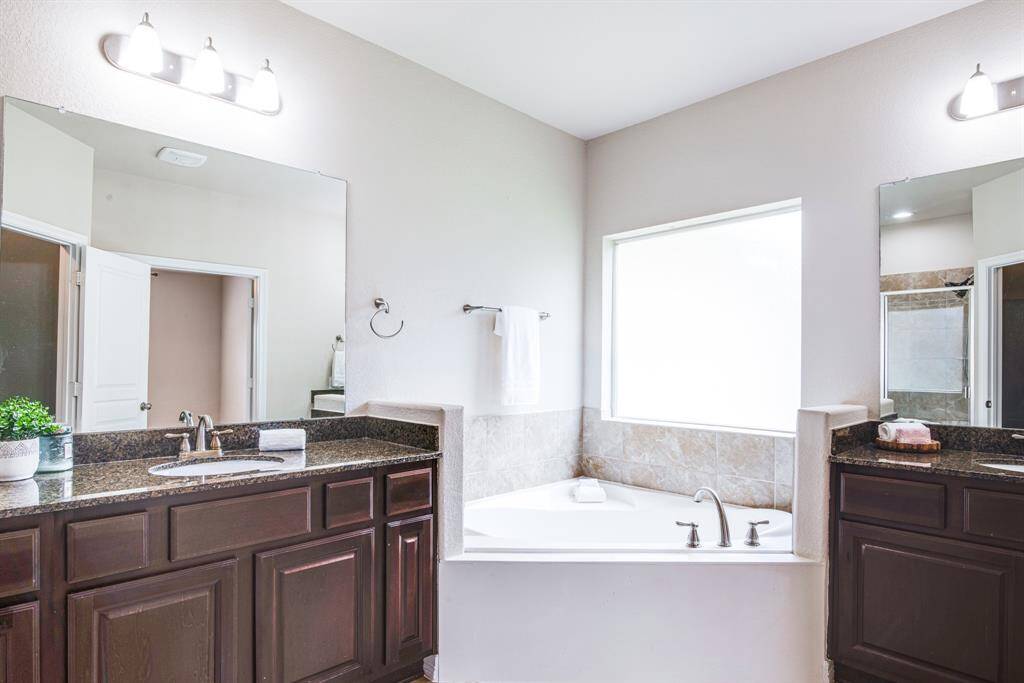 Soaking Tub, 2 Separate Sinks