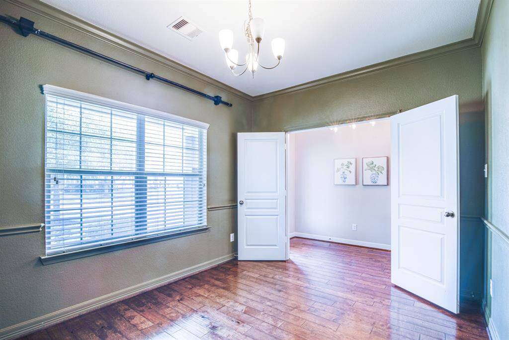 Front room at Entry