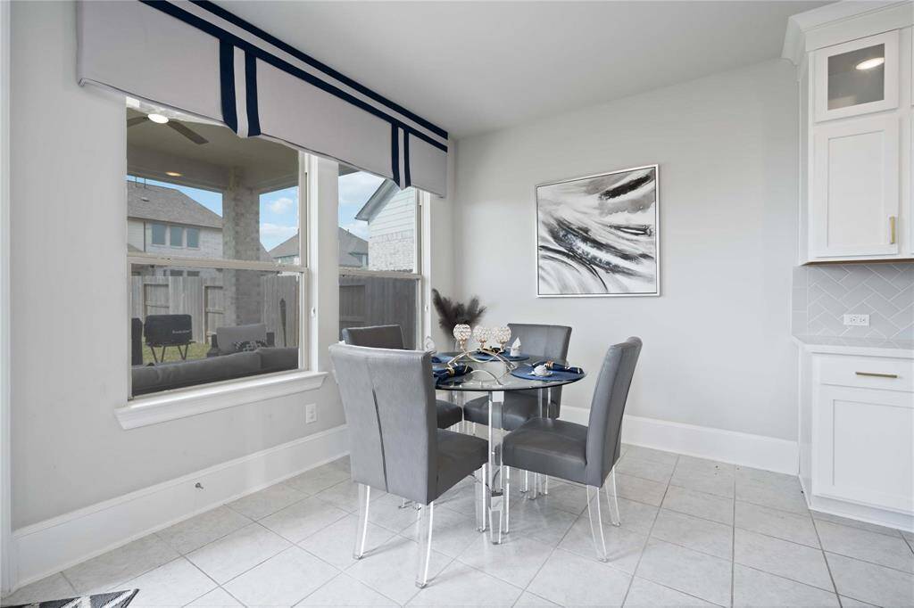 break nook in kitchen area