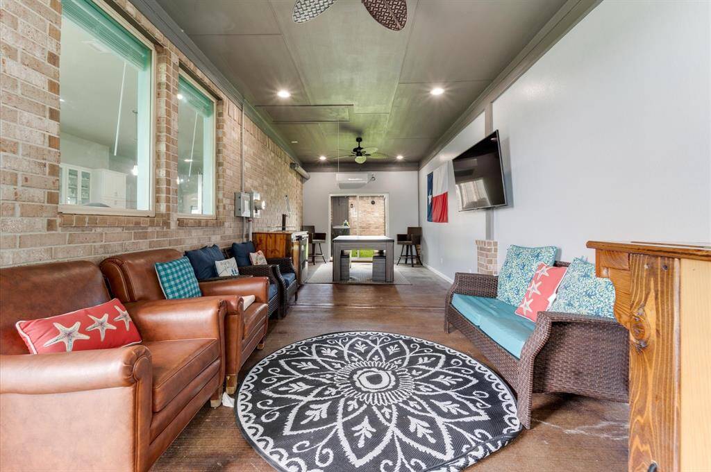 Side Enclosed Patio