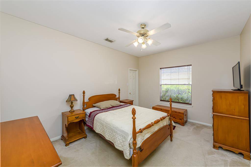 Bedroom with lots of space