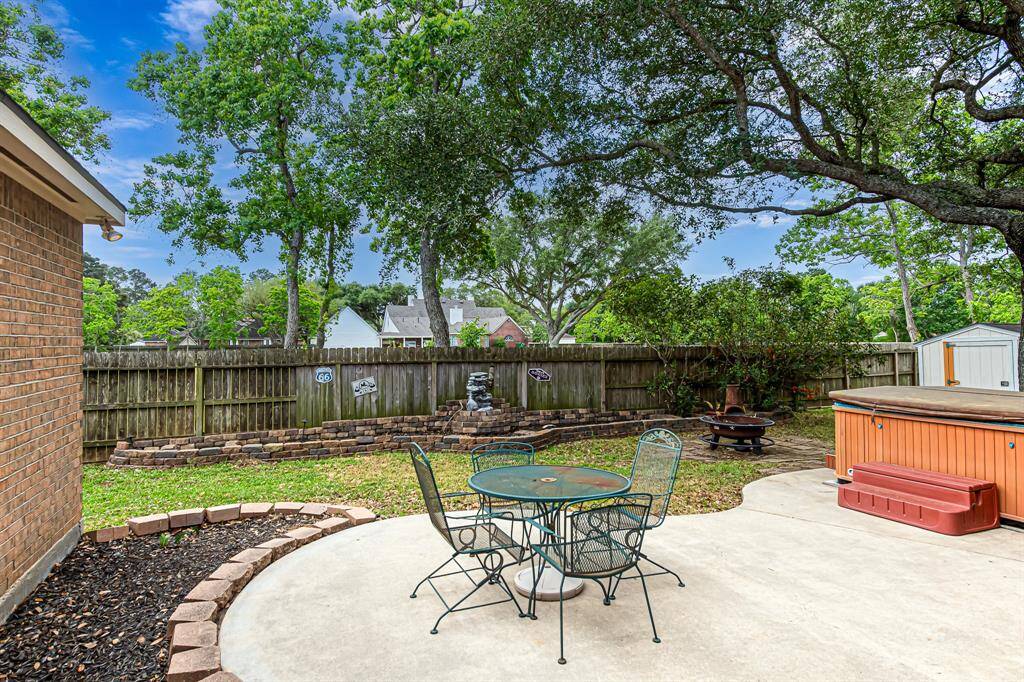 Expansive patio with a hot top