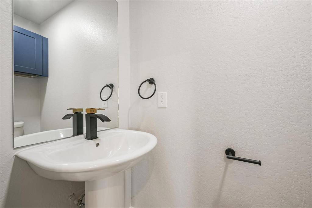 Guest Half Bath