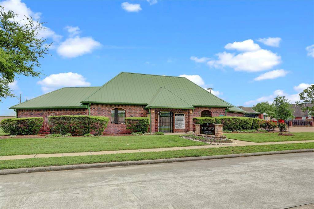 Discover a community where friendly neighbors and abundant amenities come together to create the perfect place to call home!