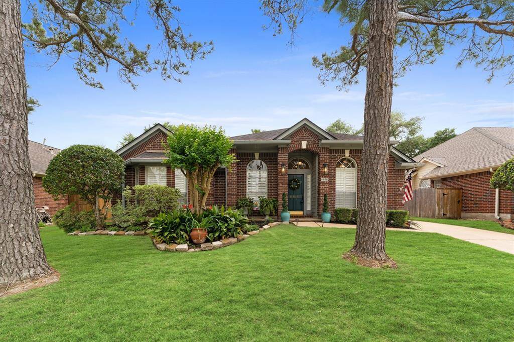 Detached garage.