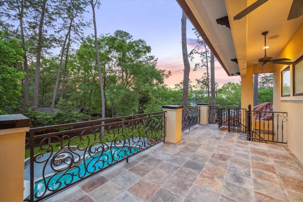 Take in treetop views and glowing sunsets from the upstairs balcony—an ideal retreat for morning coffee or evening cocktail.