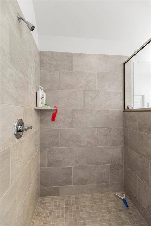 Spacious showers!