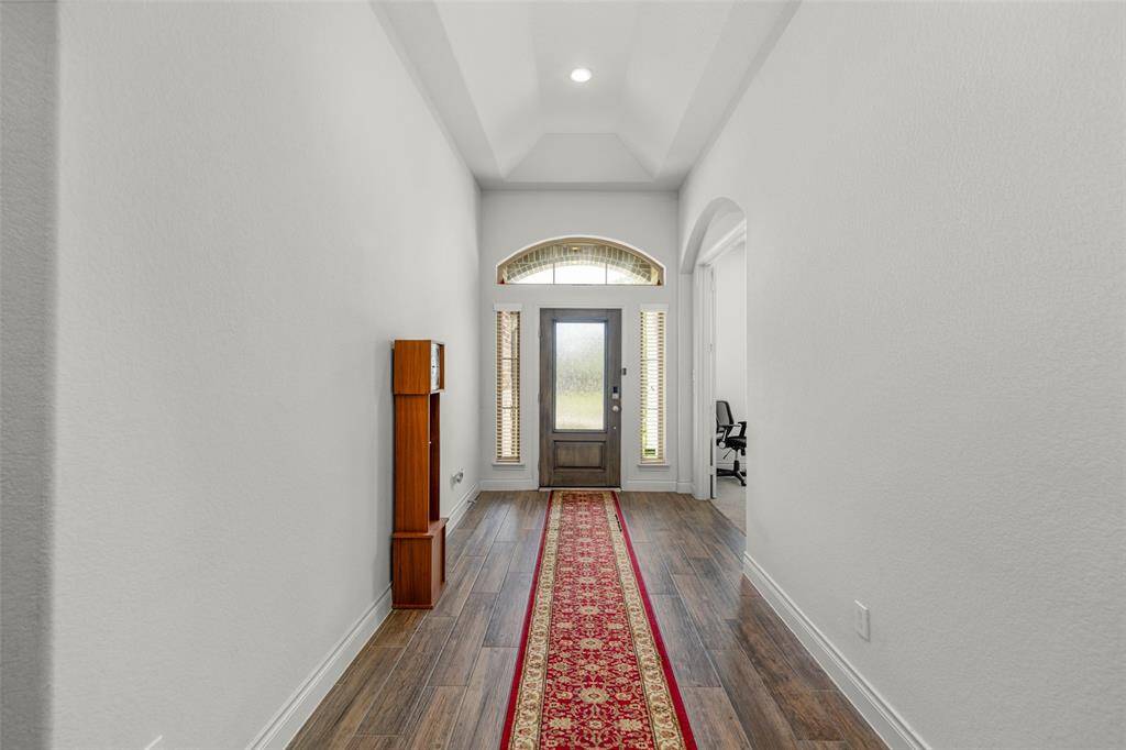 Beautiful extended front entry way!