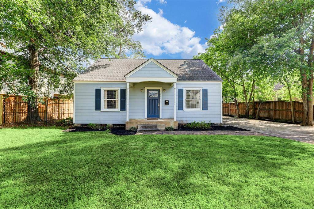 Welcome home! This gorgeous Garden Oaks/Heights home is a rare gem, now available to rent.