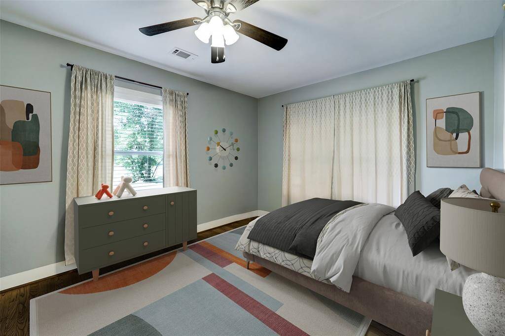 The front secondary bedroom.