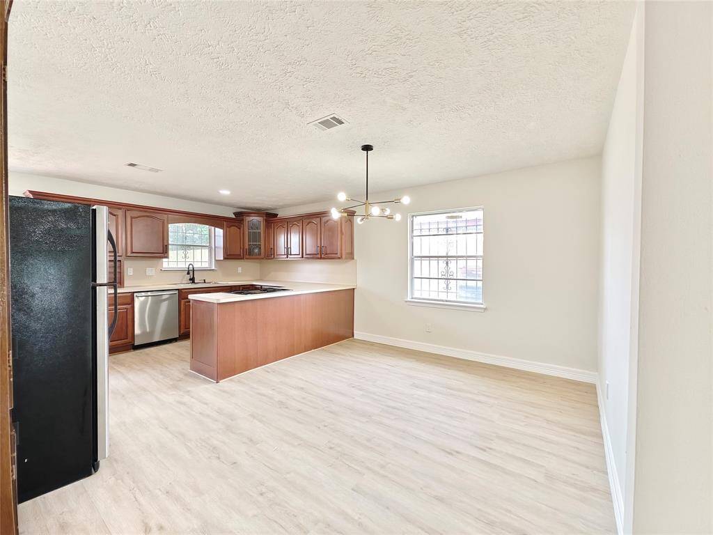 Kitchen/Dinning