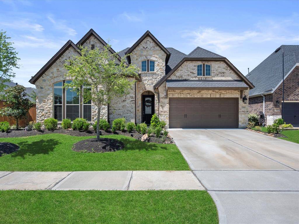 Alternate view of the front of 7262 Monarch Dr.
