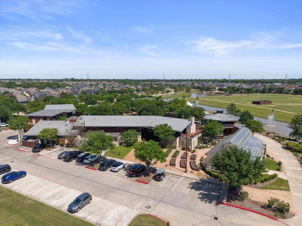 The community also features a full-service café, a community center known as the “Amenity Village,” and year-round events that foster a strong neighborhood connection.