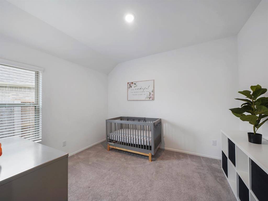 Alternative view of the secondary bedroom #2.