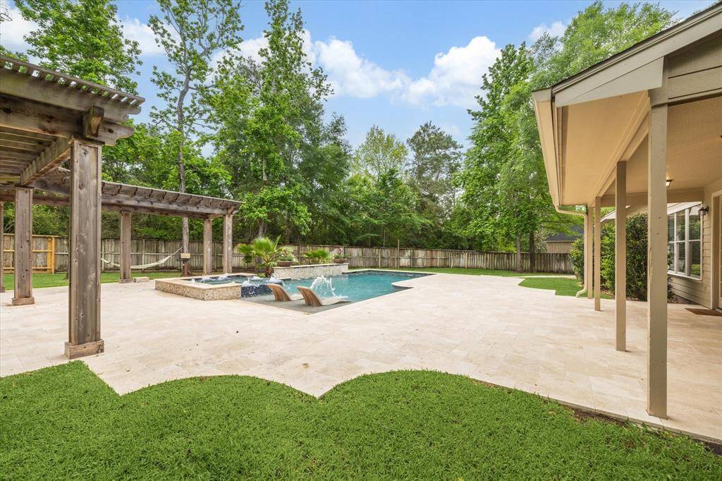 Another view of the sprawling backyard!