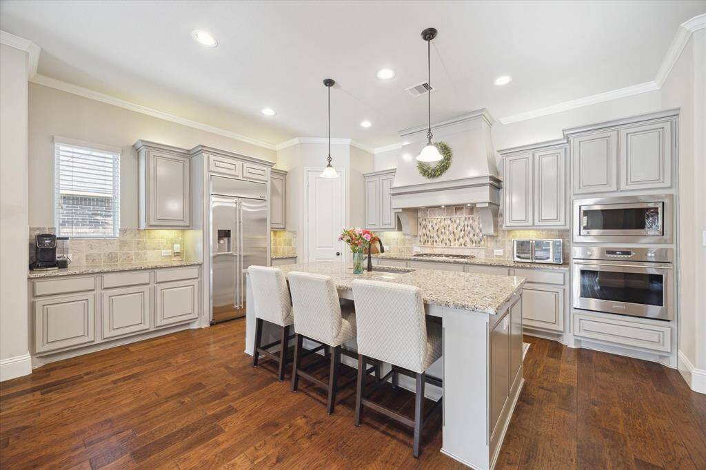 Gorgeous kitchen.