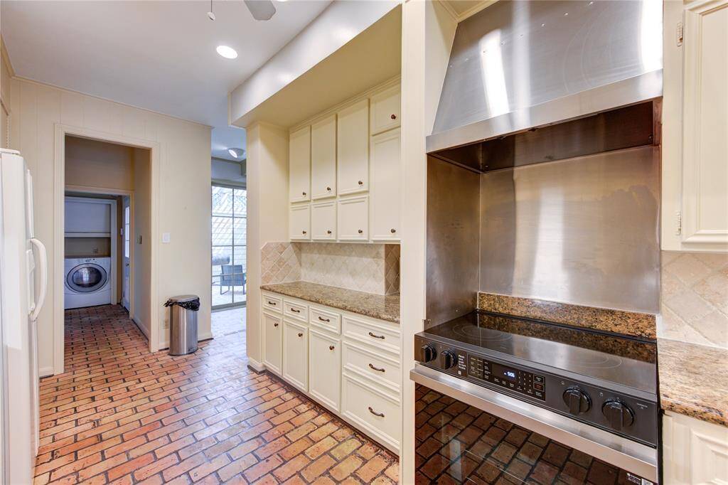 Tons of kitchen storage and prep space!