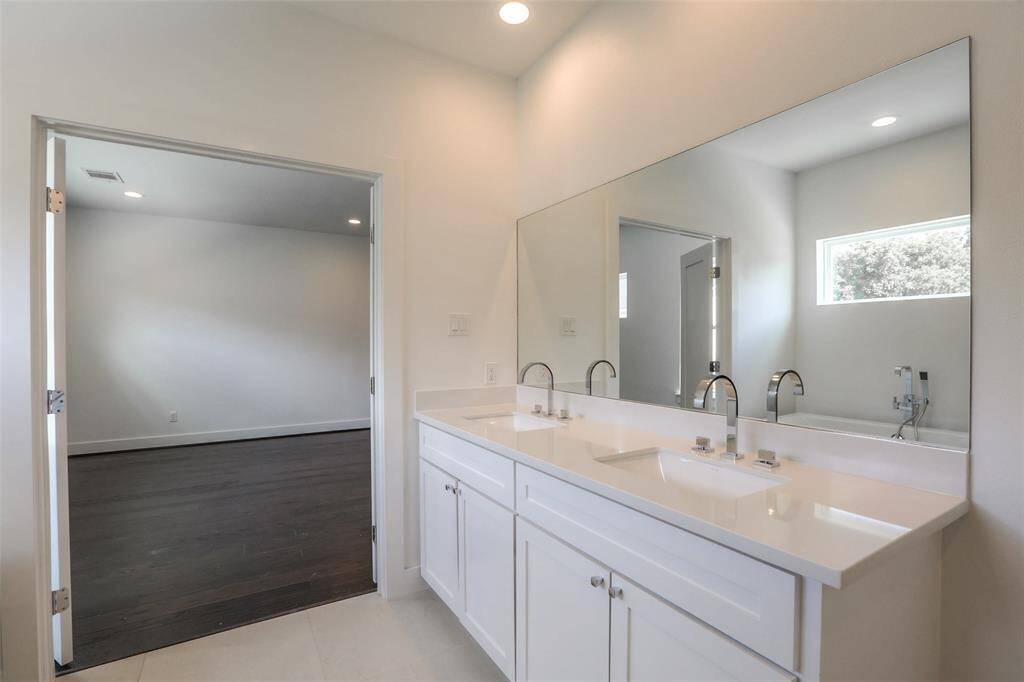 Primary Bathroom second view **Photos are from previous listing**