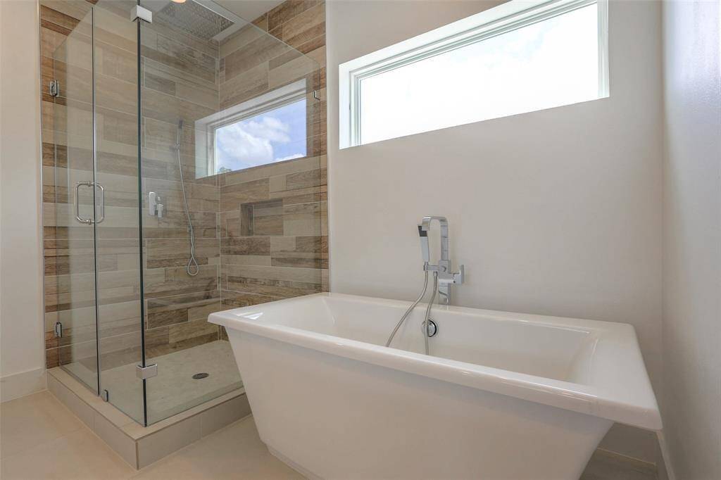 Primary Bathroom third view **Photos are from previous listing**