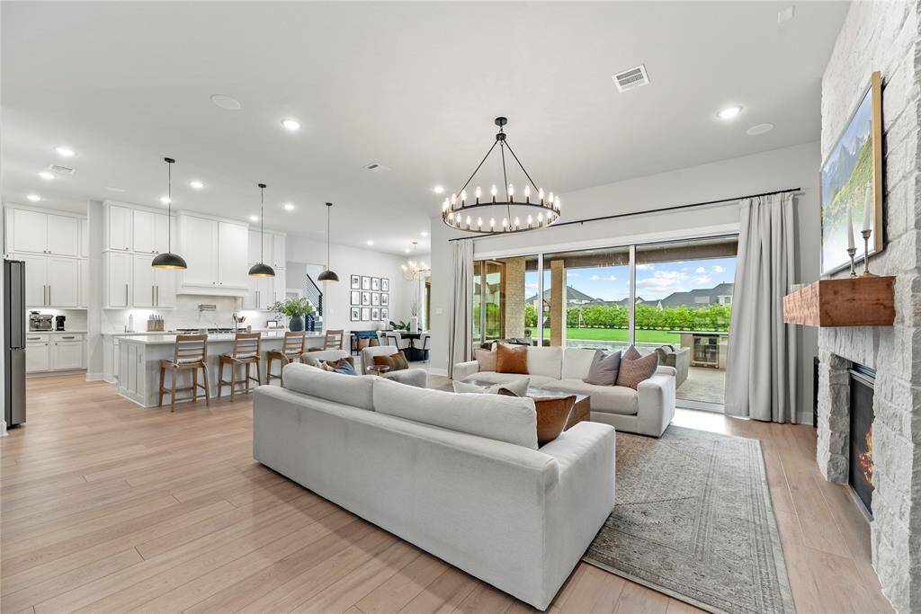 An open floorplan is fantastic for fostering a sense of togetherness and spaciousness in a home. It creates a fluidity between different areas, allowing for easy flow and communication between family members and guests.