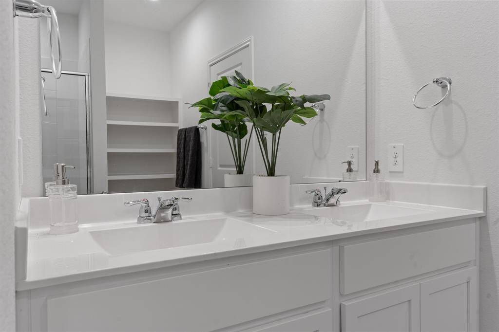*Images and 3D tour are for illustration only and options may vary from home as built.