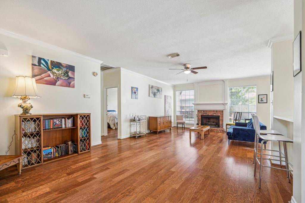 Additional area just off the living room, featuring bar-top counters—ideal for casual dining and conversation.
