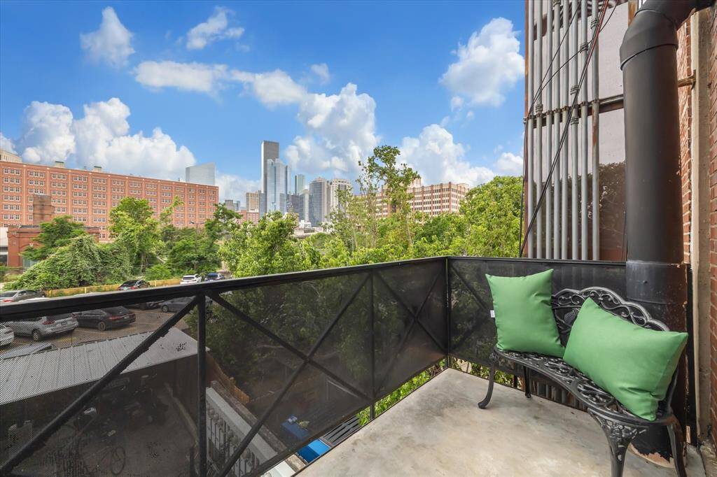 Balcony #2 is large as well with great views of downtown.