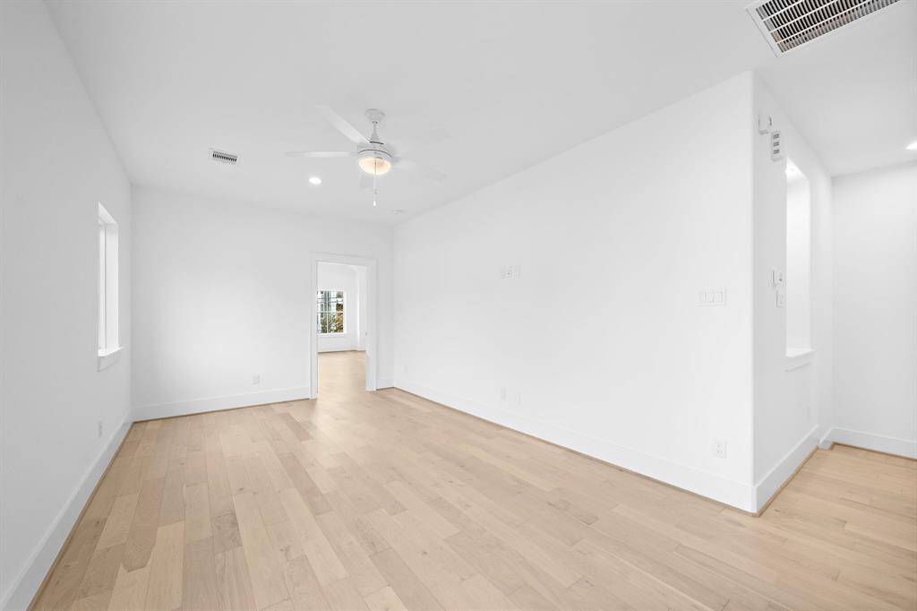 These are photos of a previously built home. Photos are of a house that may show upgraded/alternative finishes.
