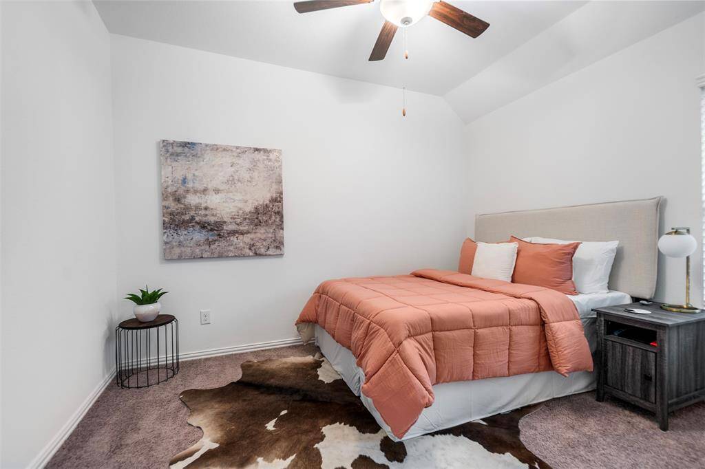 Guest bedroom #1
