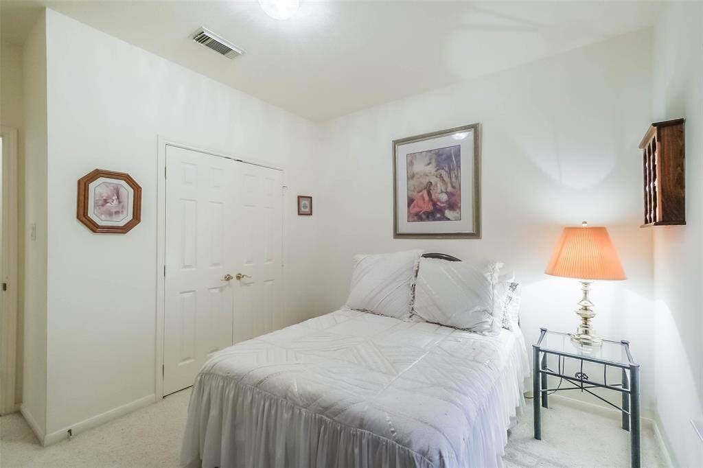 Another view of the guest room.