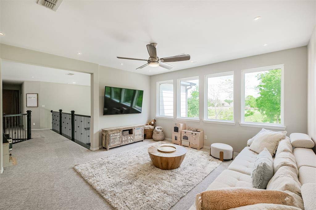 Ceiling fan and new LED ceiling lights.