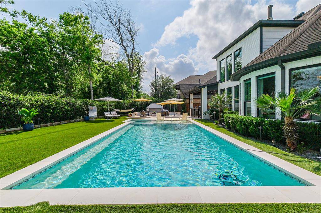 Jump in for a daytime cool down.