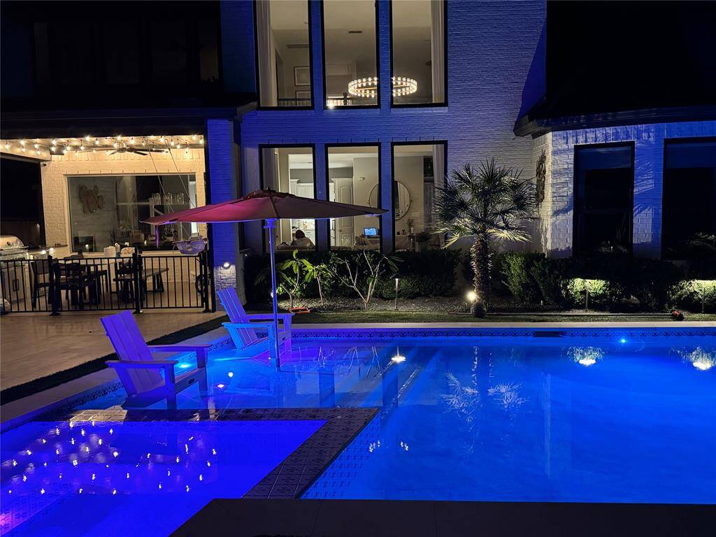 Colored lighting can be changed on the app for the pool to set the mood for parties or any occasion!