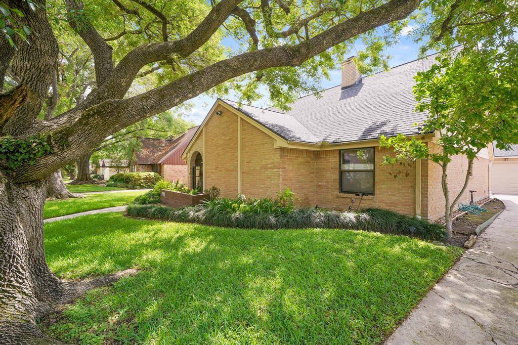 Per Seller, the House features a New Roof with 30 Year Warranty (3/2025), Blown in Attic Insulation (2025), New AC System with New Condenser and Evaporator Coil (2024), Soft Start Kitch on the Condenser (2024), Air Supply Vents Sealed (2024), New Gas Furnace (2023), and a New Air Scrubber in the HVAC System to Control Germs (2020).