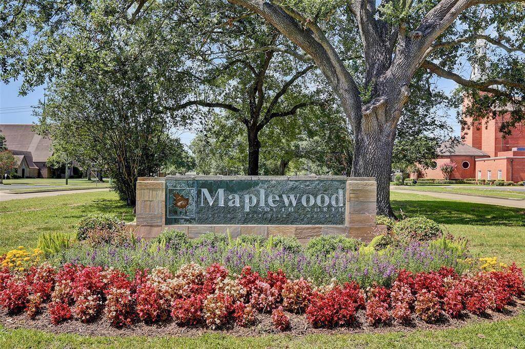 Maplewood South has Easy Access to Highway 59, 610 Loop & the Sam Houston Toll Rd. Maplewood South is a Deed Restricted Community w/an Active Homeowners Assn (Maplewood South/North). The Neighborhood features 24 Hour Constable Patrol. Neighborhood Grocery Stores include HEB Meyerland Market on Beechnut Street & Walmart Neighborhood Grocery on Hillcroft. Meyerland Plaza offers Retail Stores/Restaurants including Target, Nordstrom Off Rack, Marshalls, Escalantes Restaurant, Cafe Express & Akiko Sushi & Bar.