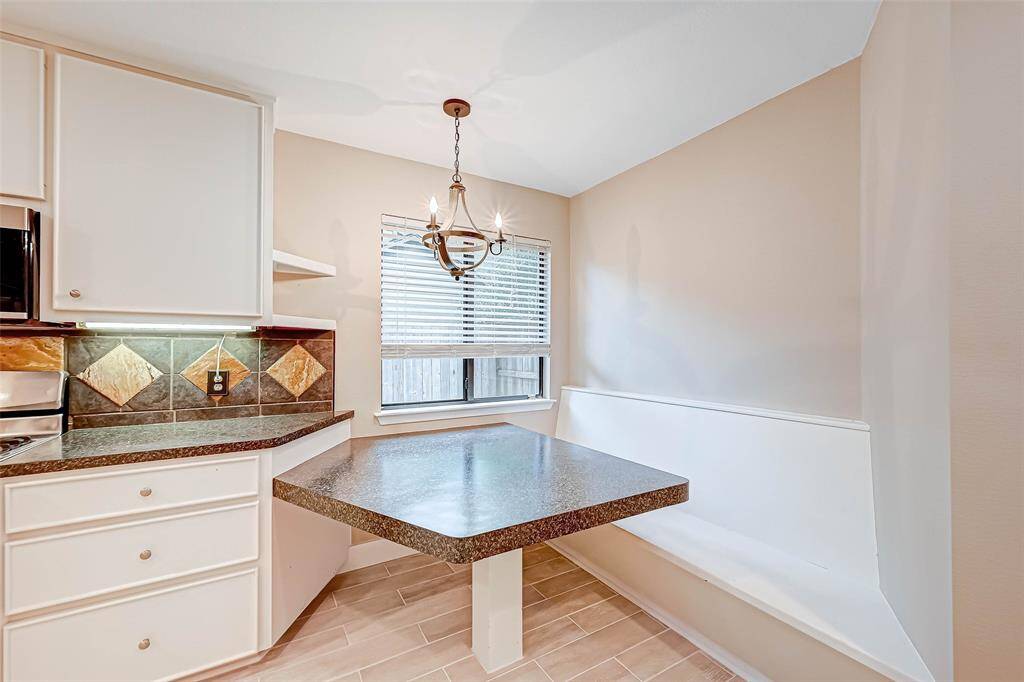 Eat in area in kitchen