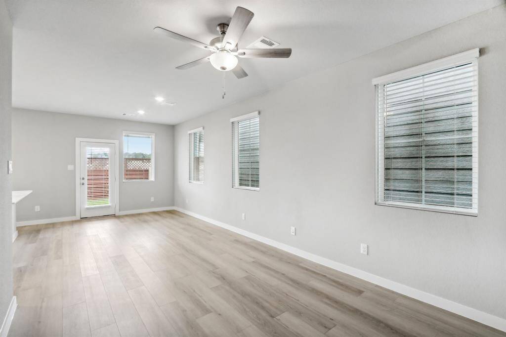 Photo is not of the actual home but is an inspirational photo of builder’s model home and may depict options, furnishings, and/or decorator features that are not included.