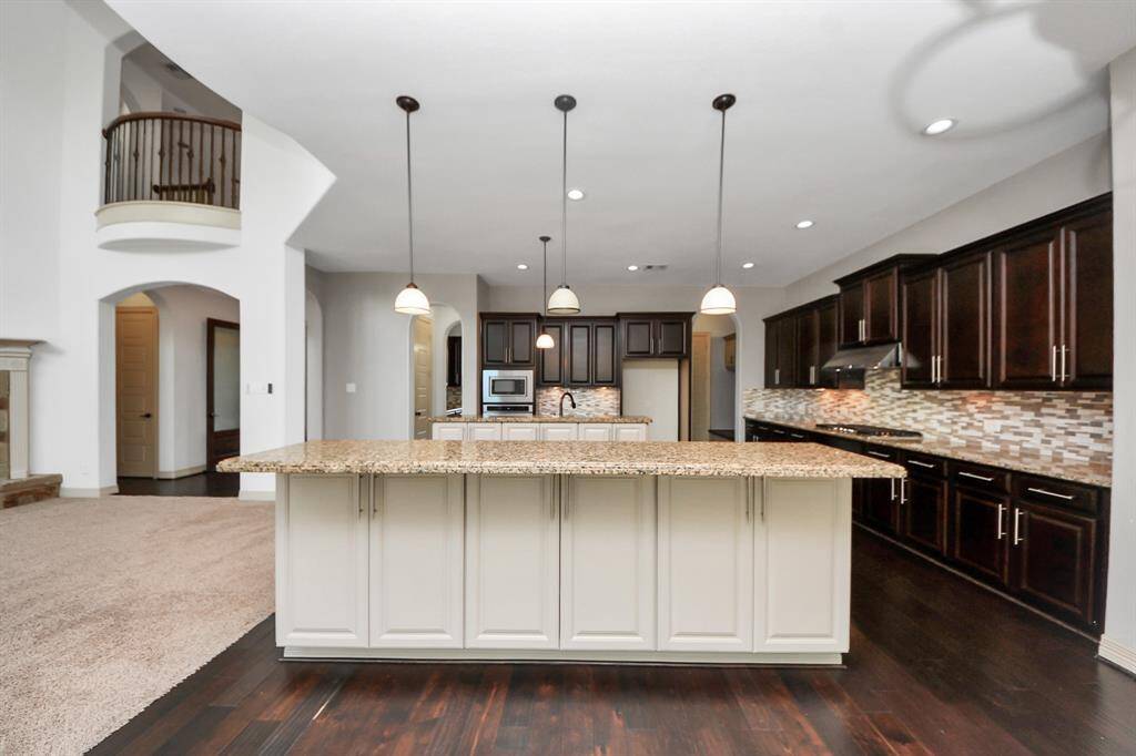 Cook as many meals, eat as much and laugh as much as you want in this large kitchen