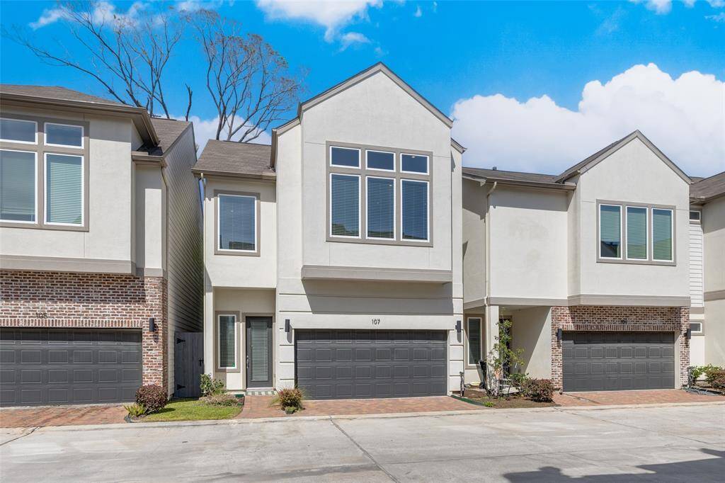 Modern 2 story 3bed, 2/1 bath, 2 garage garage, featuring well kept front yards by HOA, clean brick driveway with paved easy to maintain back tyard