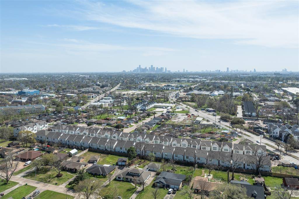 Park at Yale - small gated community minutes from The Heights, Downtown & the Medical Center